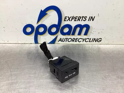 AUX/USB aansluiting-8050063