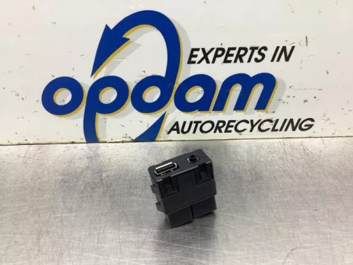 AUX/USB aansluiting-8098609