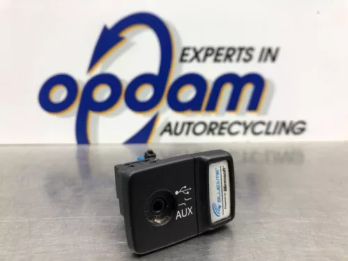 AUX/USB aansluiting-8136407