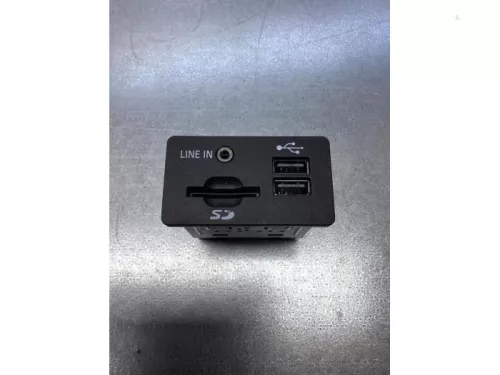 AUX/USB aansluiting-7043403