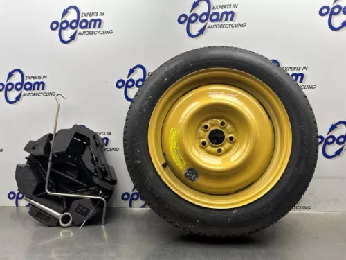 Krikset + reservewiel-8370473