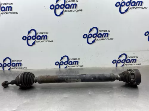 Aandrijfas rechts-voor-8208536