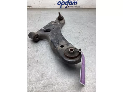 Draagarm onder rechts-voor-8314822