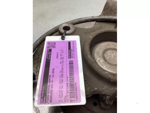 Fusee rechts-achter-8354608