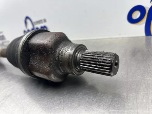 Aandrijfas links-voor-8378223