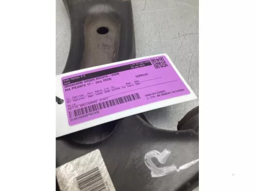 Draagarm onder rechts-voor-8330366