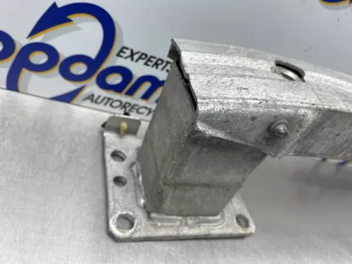 Bumperframe voor-8379803