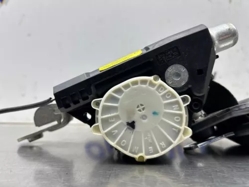 Veiligheidsgordel links-voor-8346477