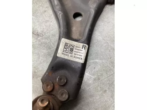 Draagarm onder rechts-voor-8337277