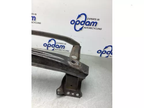 Bumperframe voor-8257224