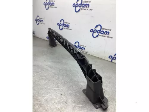 Bumperframe voor-8242724