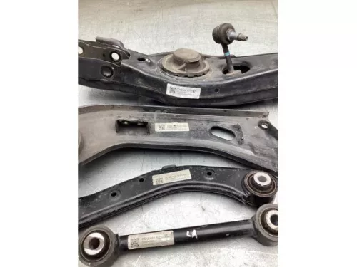 Draagarm links-achter-8253942