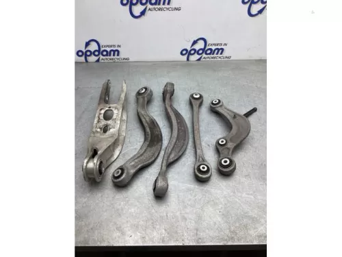 Draagarm links-achter-8068018