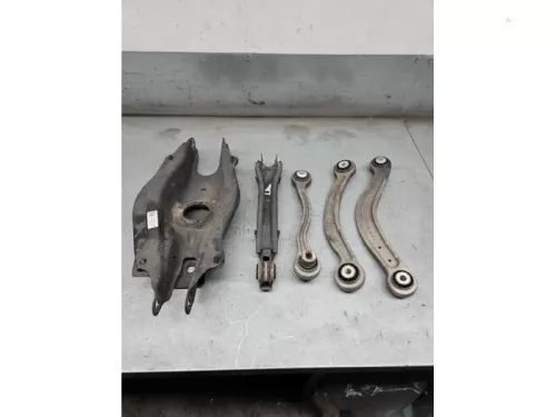 Draagarm links-achter-8309218