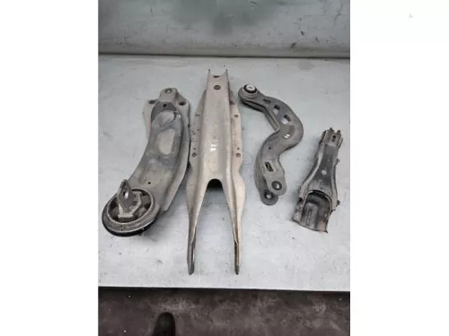 Draagarm links-achter-8140347