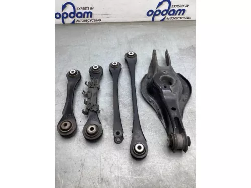 Draagarm links-achter-8134934