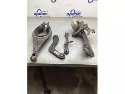 Draagarm links-achter-8236219