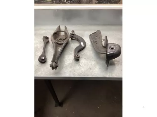 Draagarm links-achter-7988267