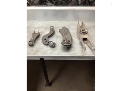 Draagarm links-achter-8080373