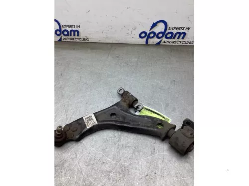 Draagarm onder links-voor-8133371