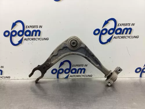 Draagarm onder rechts-voor-8121041