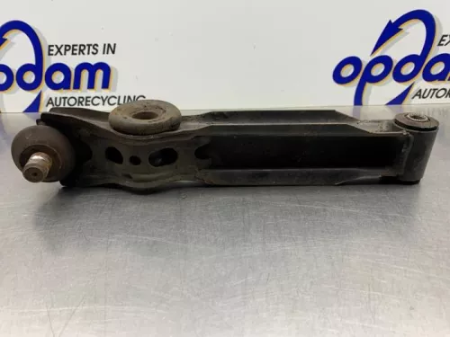 Draagarm onder rechts-voor-8305516