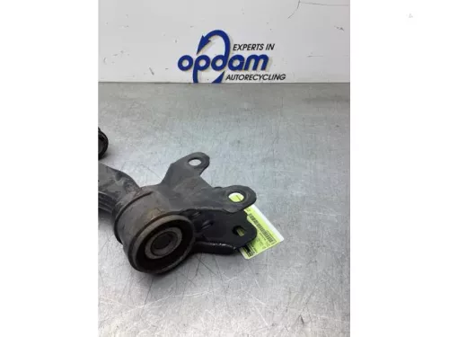 Draagarm onder rechts-voor-8068977