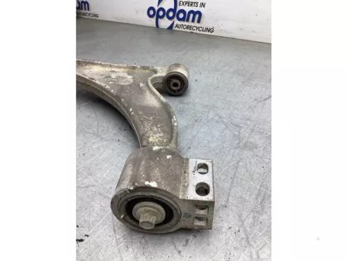 Draagarm onder rechts-voor-7983785