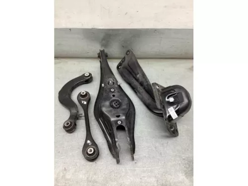 Draagarm rechts-achter-8253406