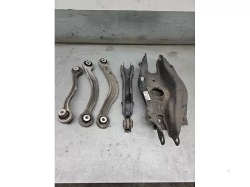 Draagarm rechts-achter-8309218