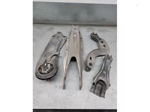 Draagarm rechts-achter-8140347