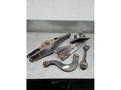 Draagarm rechts-achter-8294791