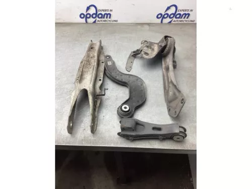 Draagarm rechts-achter-8284590