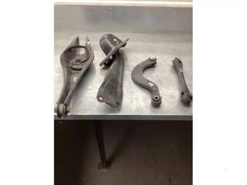 Draagarm rechts-achter-8103818