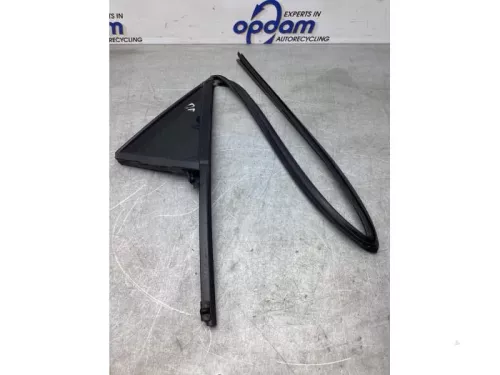 Driehoeks Ruit rechts-achter-7617489