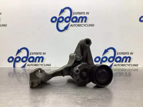 Dynamosteun onder-7582083