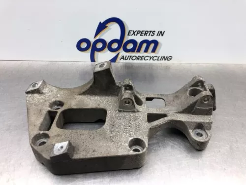 Dynamosteun onder-8194642