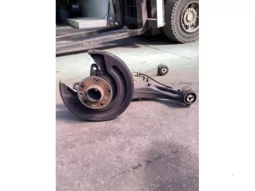 Fusee rechts-achter-7737162