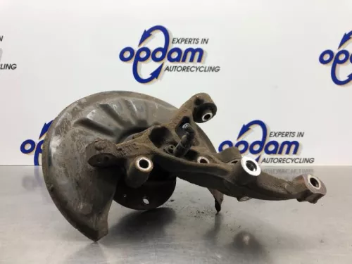 Fusee rechts-achter-8103069