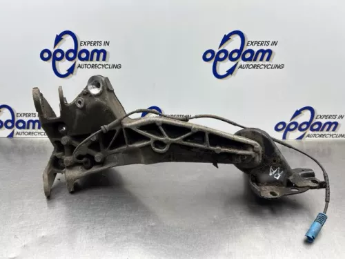 Fusee rechts-achter-8118981