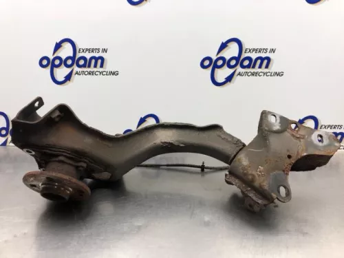 Fusee rechts-achter-8228523