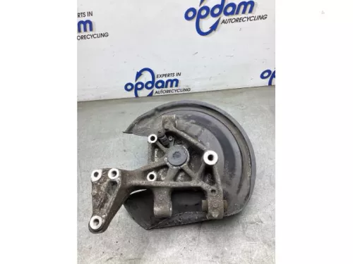 Fusee rechts-achter-8101067