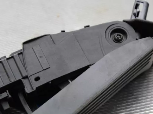 Gaspedaalpositie Sensor-7885222