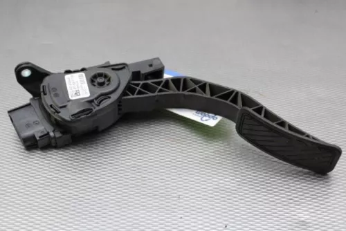 Gaspedaalpositie Sensor-7037071