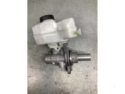 Hoofdremcilinder-8253406