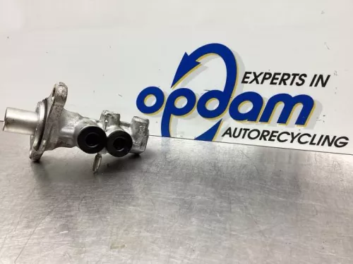 Hoofdremcilinder-7765522