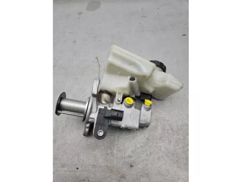 Hoofdremcilinder-8252642