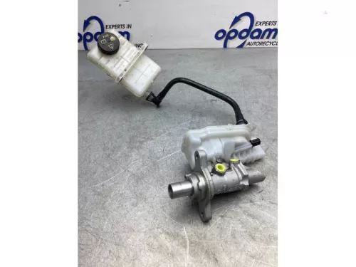 Hoofdremcilinder-7745081