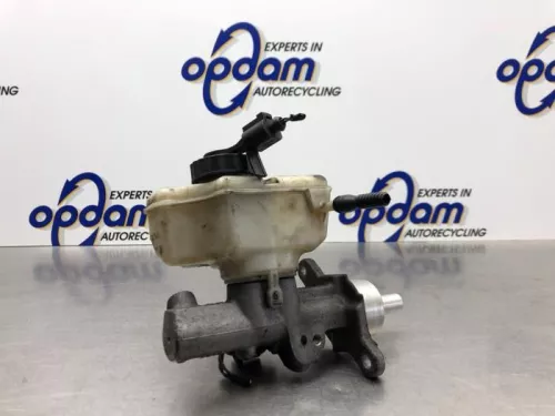 Hoofdremcilinder-8221705