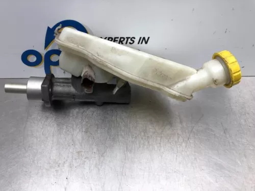 Hoofdremcilinder-7618791